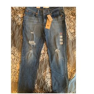 Levi’s boyfriend jeans